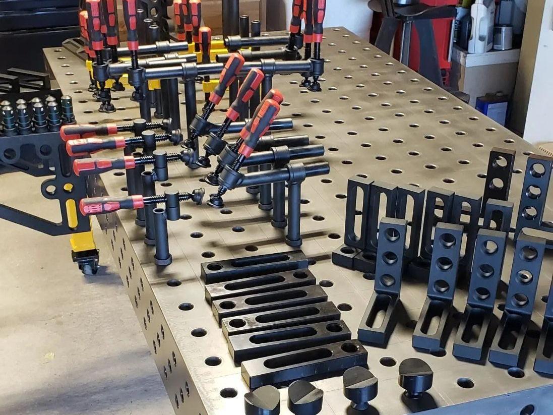 Modulært svejsebord